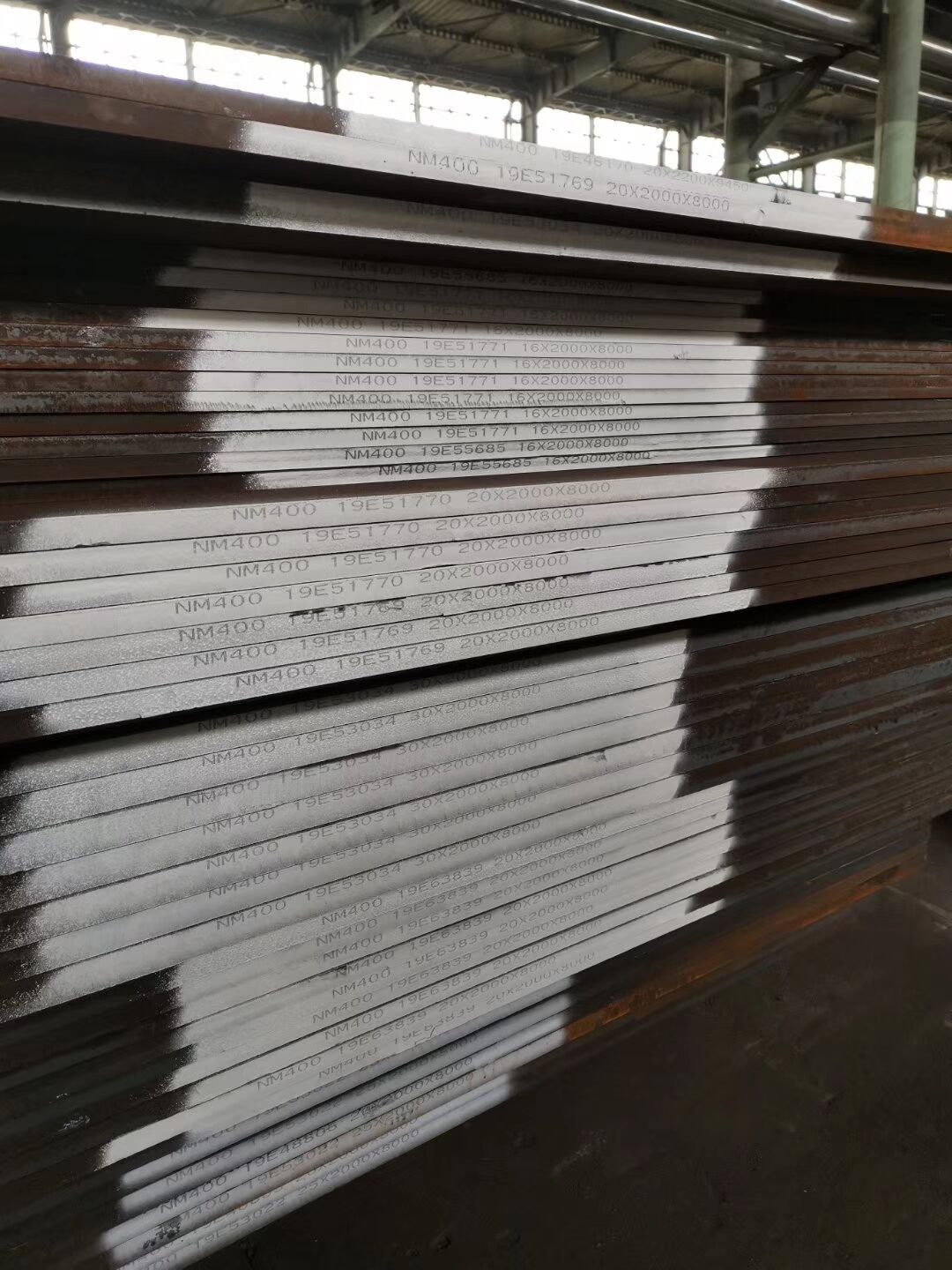 上海nm500耐磨板现货：影响出厂价格政策的因素不少